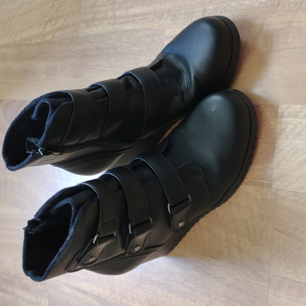 Women's black boots